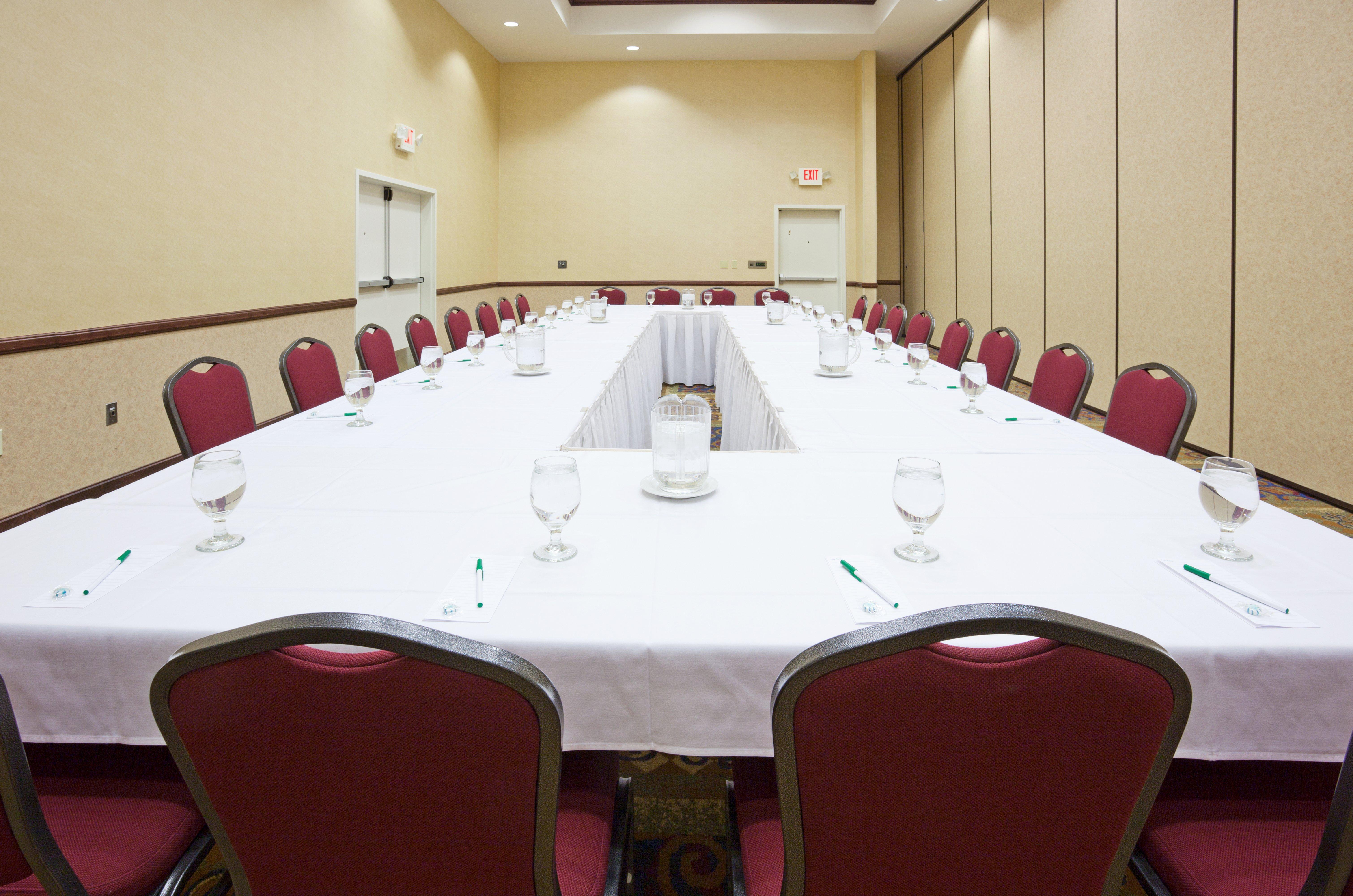 Holiday Inn Conference Center Marshfield, An Ihg Hotel Exteriör bild